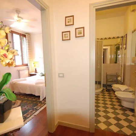 Apartment Casa Verde Canal View Venice
