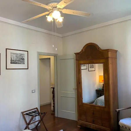 Casa Verde Canal View Apartment Venedig